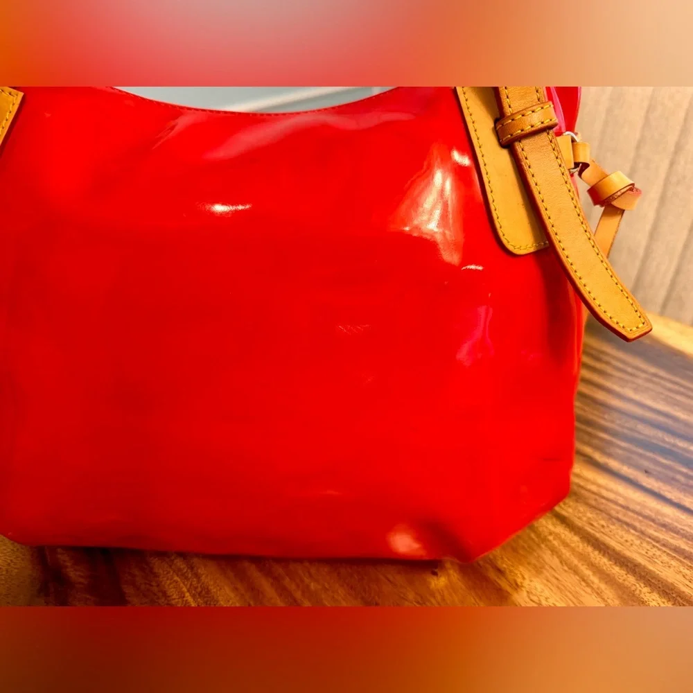 Dooney & Bourke Red Patent Leather Shoulder Hobo Tan Straps. Glossy Luxe Classic - Picture 10 of 17